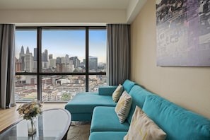 Superior Apartment, 3 Bedrooms, City View | Pemandangan dari bilik