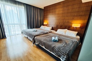 Deluxe Studio, 2 Queen Beds, City View | View from room