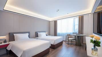Comfort Double Room | In-room safe, desk, laptop workspace, blackout curtains