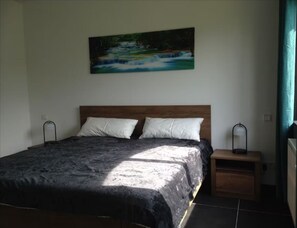 1 habitación, wifi y ropa de cama
