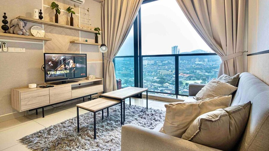Astoria Ampang Condotel by Emily in Town