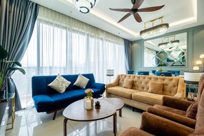 Superior Apartment, 4 Bedrooms, Balcony, City View | Living area