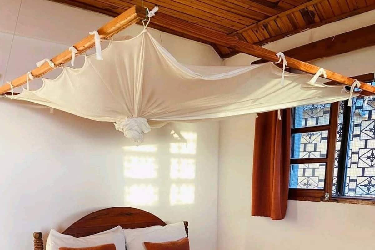 Habitación Confort doble, vistas a la playa | Escritorio, espacio para trabajar con un portátil, cortinas opacas