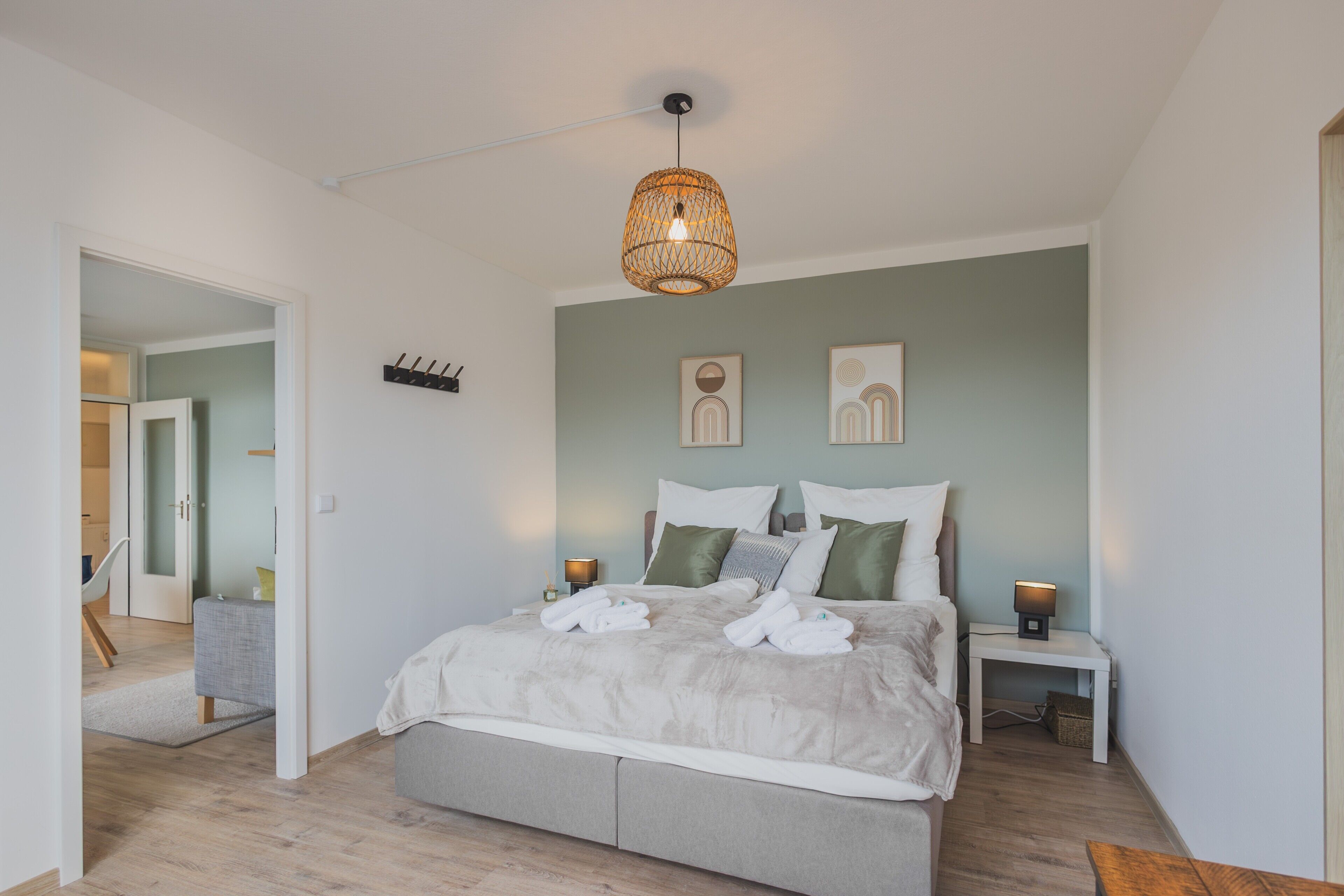 2 dormitoris, planxa i posts de planxar, wifi i roba de llit 