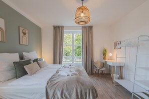 2 bedrooms, iron/ironing board, WiFi, bed sheets