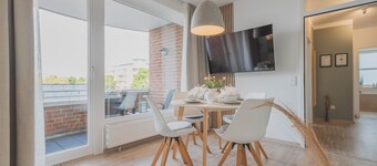 Apartment 'Rentaflat Hamburg 01 Am Bahnhof' with Balcony and Wi-Fi