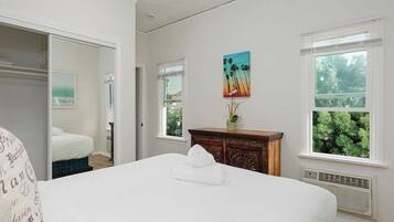 2 bedrooms, desk, free WiFi, bed sheets