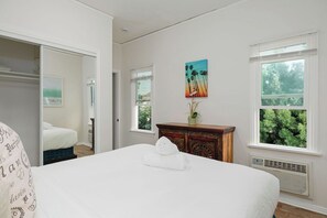 2 bedrooms, desk, free WiFi, bed sheets