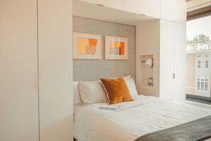 4 slaapkamers, een strijkplank/strijkijzer, gratis wifi, beddengoed