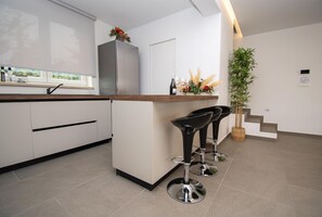 Fridge, microwave, oven, stovetop