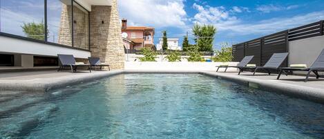 Piscine extérieure