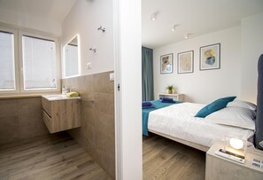 4 bedrooms, in-room safe, iron/ironing board, travel crib