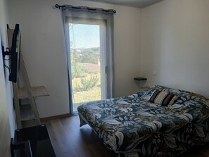 3 Schlafzimmer, Bügeleisen/Bügelbrett, Internetzugang, Bettwäsche