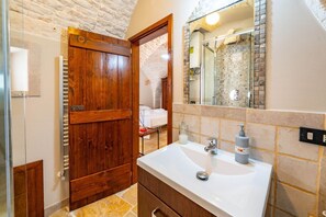 Unclassified image, 4 of 16, button