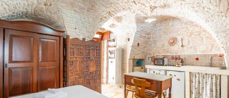 1 bedroom, iron/ironing board