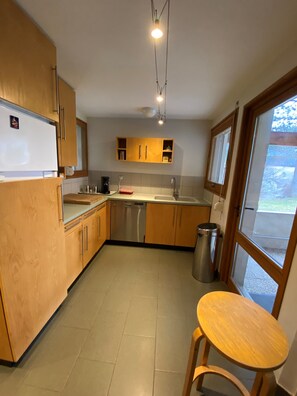 Micro-ondas, fogão, cooktop, lava-louças