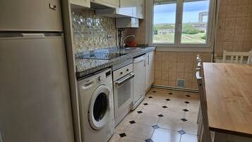 Refrigerador, microondas, horno y lavavajillas