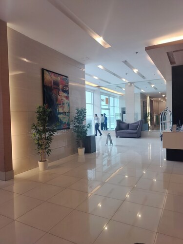 Cozy Quezon City Condo With Private Pool w Elevator Access