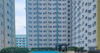 Cozy Quezon City Condo With Private Pool & Elevator Access