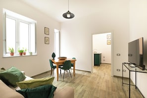 Deluxe Apartment, 1 King Bed with Sofa bed | Living area - Aromarìa Palace  (Palermo)