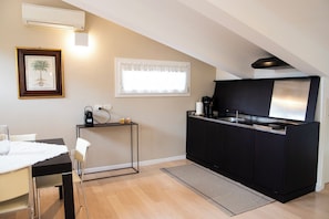 Dining - Romantic refuge nestled in the greenery of the Euganean Hills Natural Park. (Veneto)