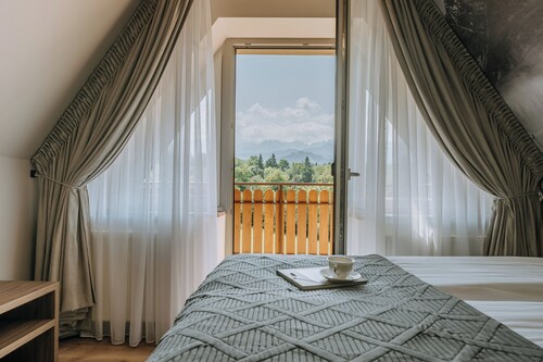 Peaceful 5-Bedroom Willa Bachledzki Wierch 12 with Stunning Mountain Views