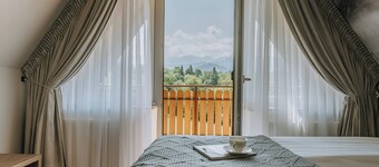 Peaceful 5-Bedroom Willa Bachledzki Wierch 12 with Stunning Mountain Views