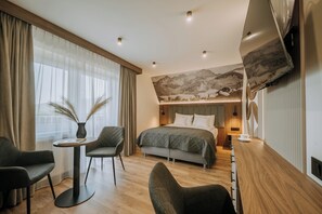 5 habitaciones, tabla de planchar con plancha, wifi y ropa de cama 