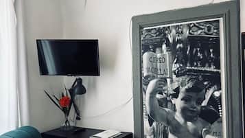 Desk, iron/ironing board, WiFi