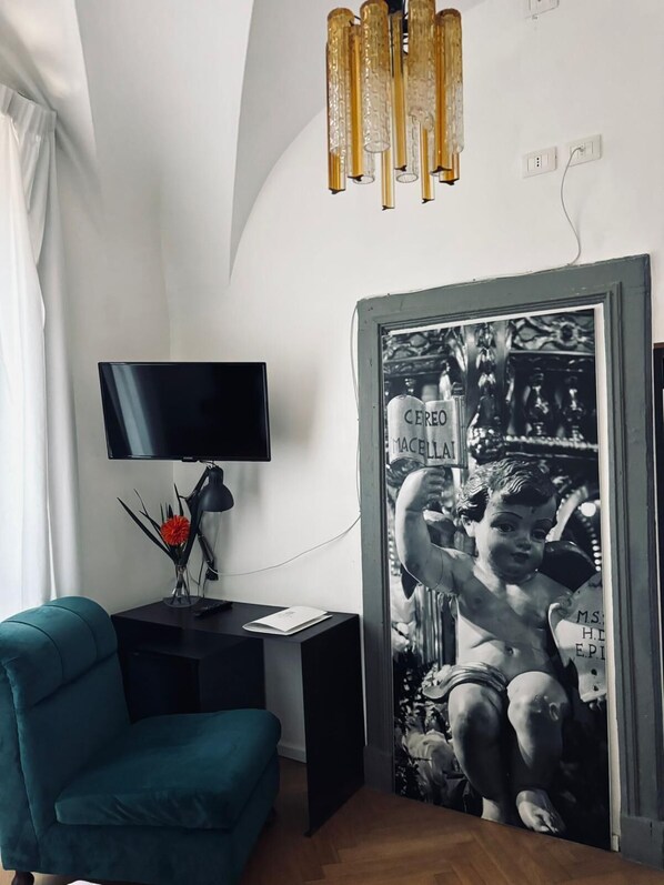 Phòng 3 Superior | Bàn, bàn ủi/dụng cụ ủi quần áo, truy cập Internet không dây