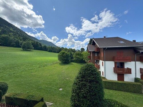 Ski-in apartment in Bernex with balcony and parking