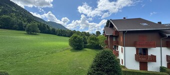 Ski-in apartment in Bernex with balcony and parking
