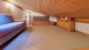 Interior - 2-room duplex with balcony and Wifi facing Mont Blanc (Combloux)