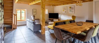 Charming Domain for 15 People, Pets Welcome, Country View