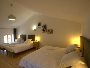 6 bedrooms, free WiFi - Charming estate 2 cottages, 15 people, pets allowed, wifi (Les Salles)