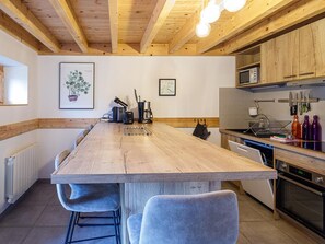 Kühlschrank, Mikrowelle, Geschirrspüler