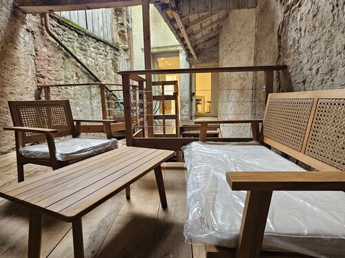 Maison de ville rénovée avec garage privatif à Épinal