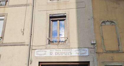 Maison de ville rĂ©novĂ©e avec garage privatif Ă  Ăpinal