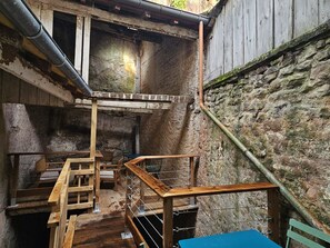 Property grounds - Renovated townhouse with private garage in Épinal (Épinal)