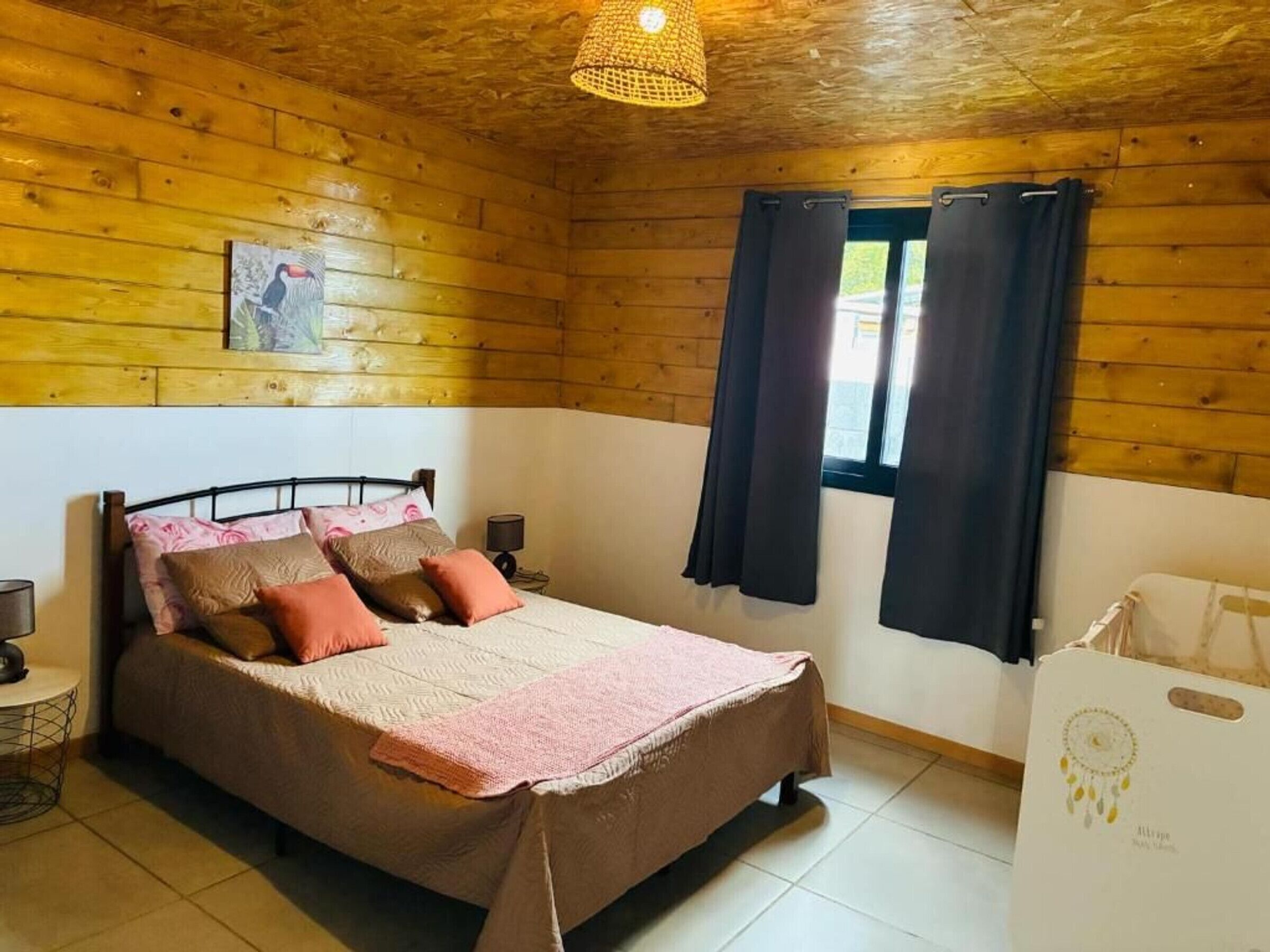 3 chambres, Wi-Fi gratuit, draps fournis
