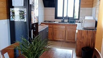 Fridge, microwave