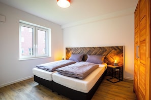 1 bedroom, internet, bed sheets