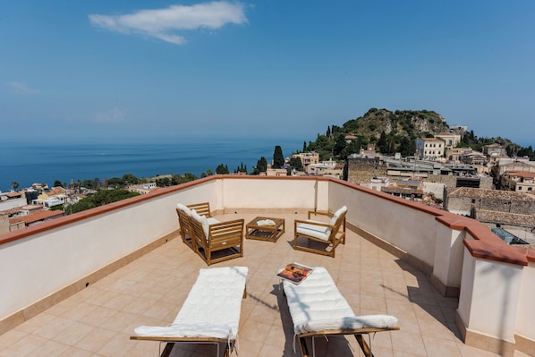 Classic Condo | Teres/patio