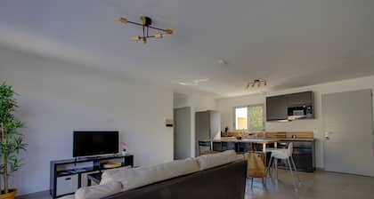 Villa neuve avec piscine privée au coeur du village - 4 pers.