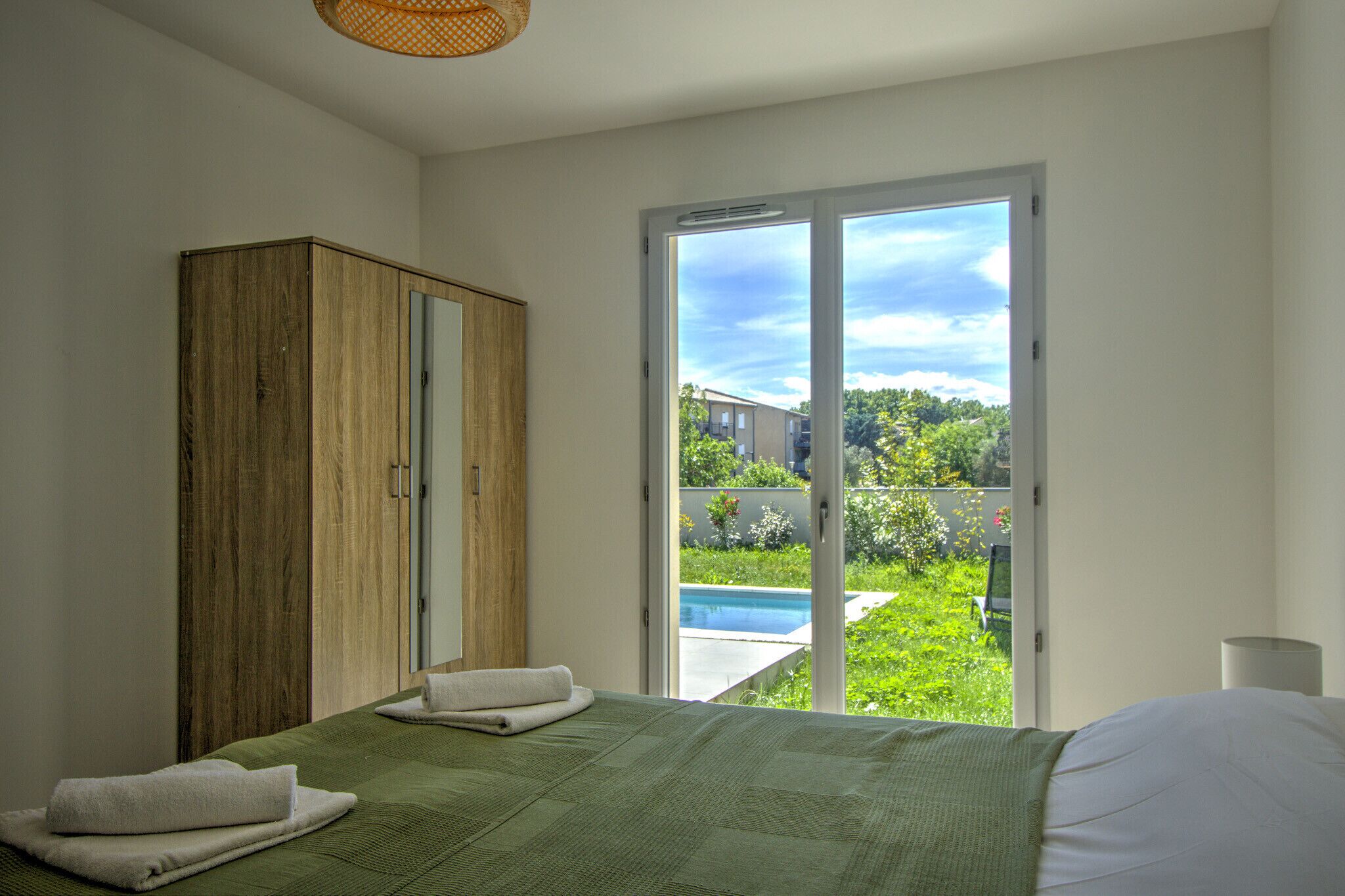 2 bedrooms, iron/ironing board, free WiFi, bed sheets