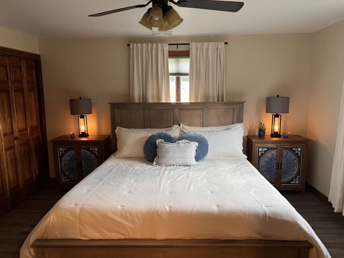 Iron/ironing board, WiFi, bed sheets