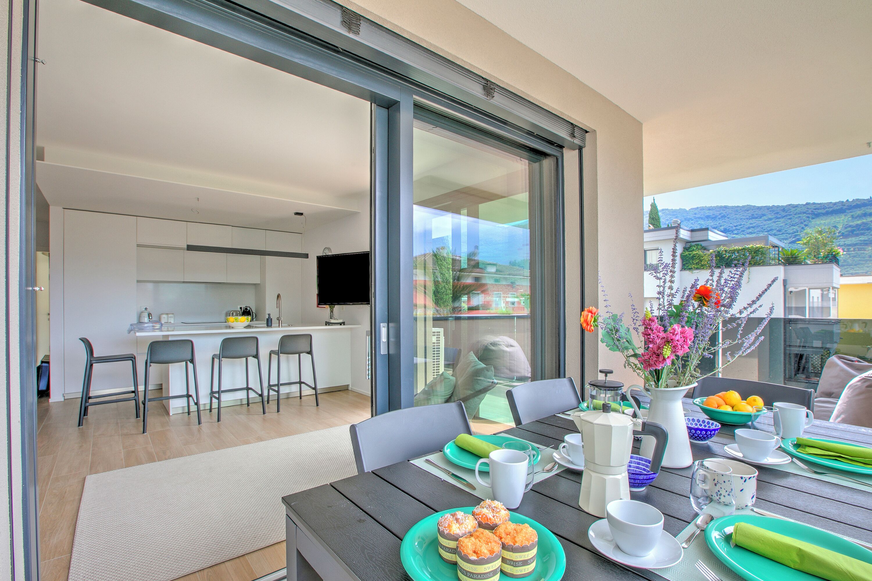 Familienapartment, Mehrere Schlafzimmer, 2 Bäder (Sole E Lago) | Speisen im Freien