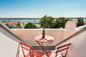 تناول الطعام بالخارج