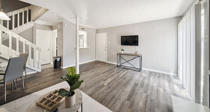 Cozy 1bd/1Bth Apartment For Your Mid Term Stay