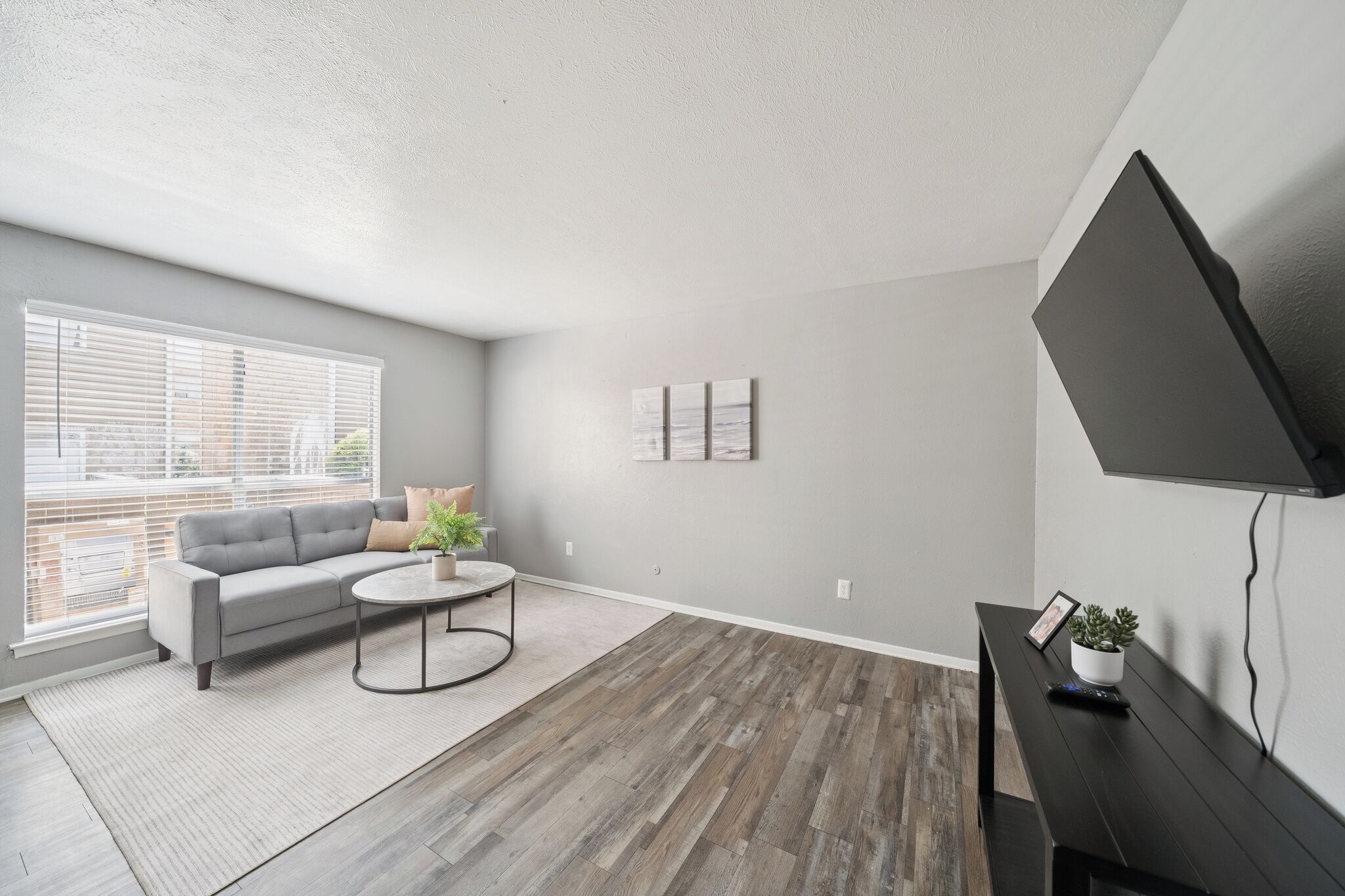 Cozy One-bedroom Furnished Stay - Dallas, TX